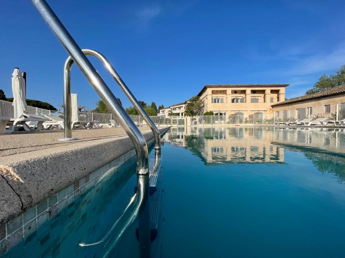 Apartment Les De Robinson: Riverside With Pool Mandelieu-la-Napoule