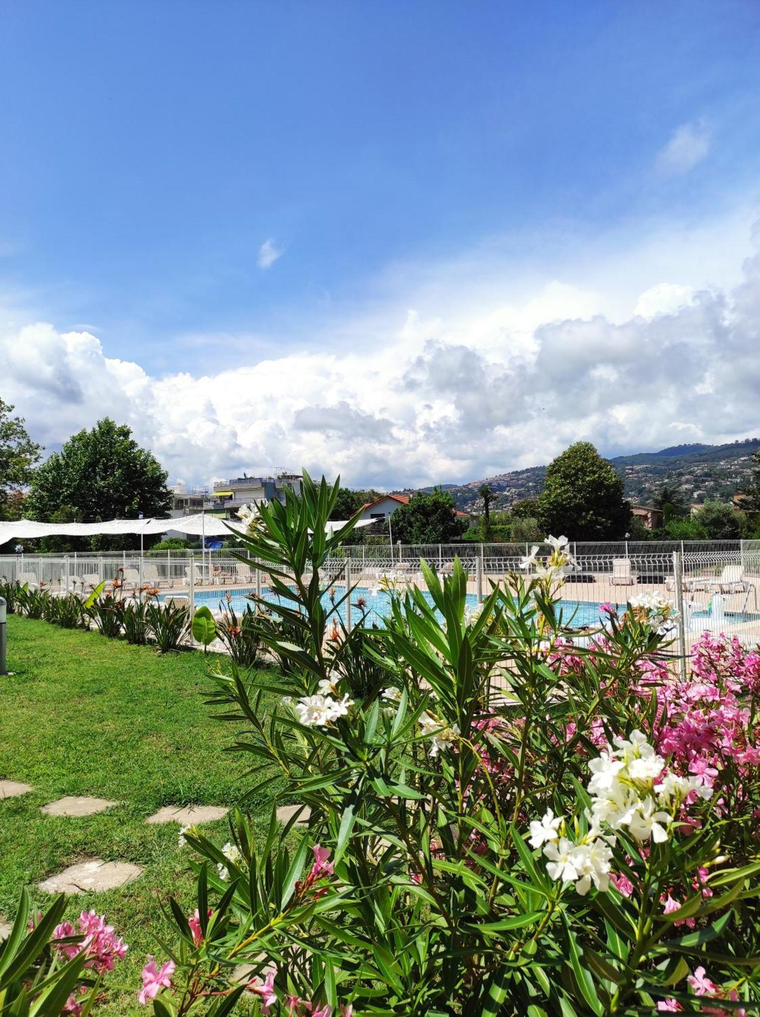 Les De Robinson: Riverside With Pool Apartment Mandelieu-la-Napoule